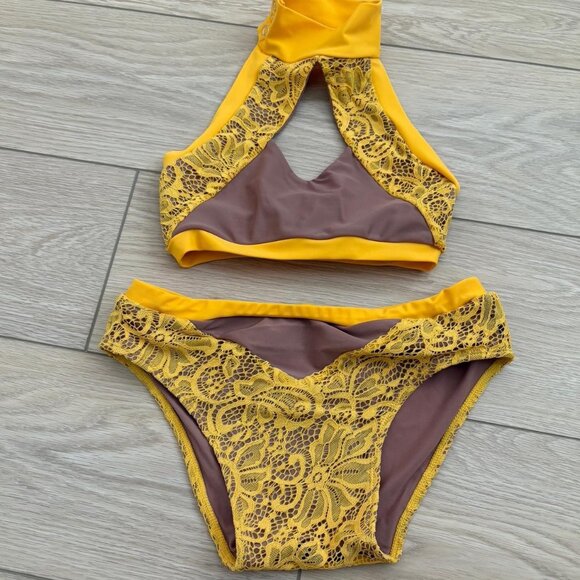 TheBendyBrand small yellow/tan pole set - Picture 4 of 8